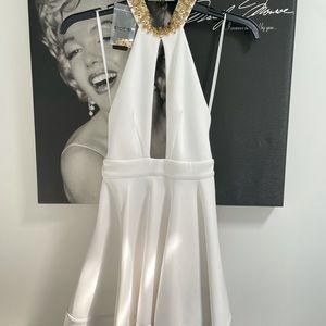 BeBe white dress with Gold detail size xxs NWT